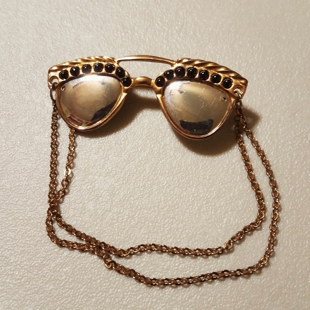 Avon sunglasses Pin/Broach